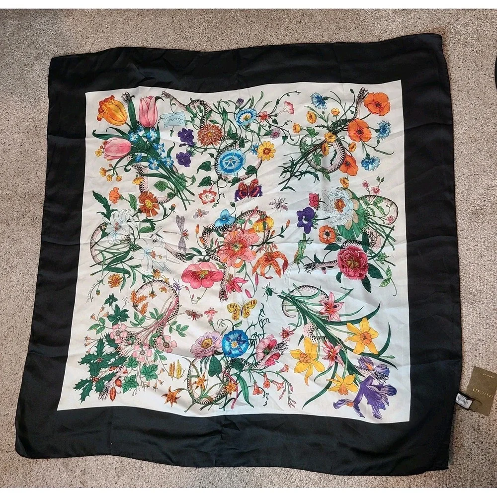 Gucci Flora Snake Print Silk Twill Scarf 35x35 NWT Luxury